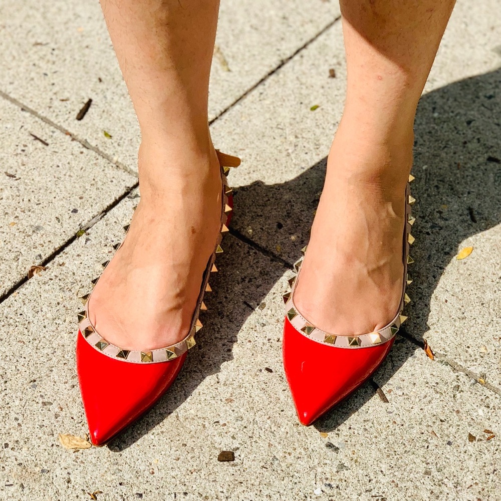 VALENTINO ROCKSTUD PATENT LEATHER BALLERINAS